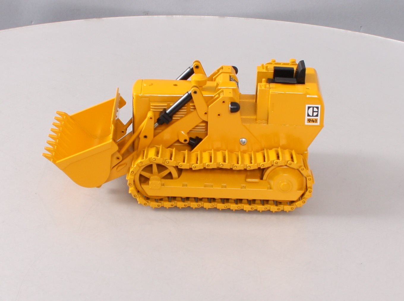 NZG 108/02 1:24 Caterpillar 941 Track-Type Loader w/Metal Tracks NIB