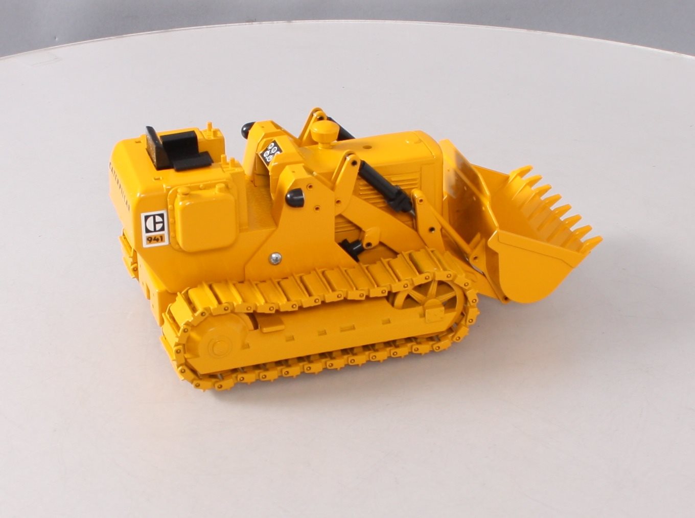 NZG 108/02 1:24 Caterpillar 941 Track-Type Loader w/Metal Tracks NIB