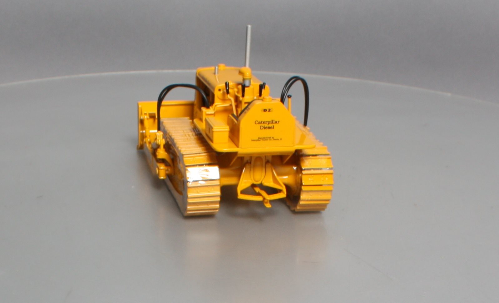 Spec Cast 782 1:16 Caterpillar D2 Track-Type Trailer W/ Tool Bar Blade LN/Box
