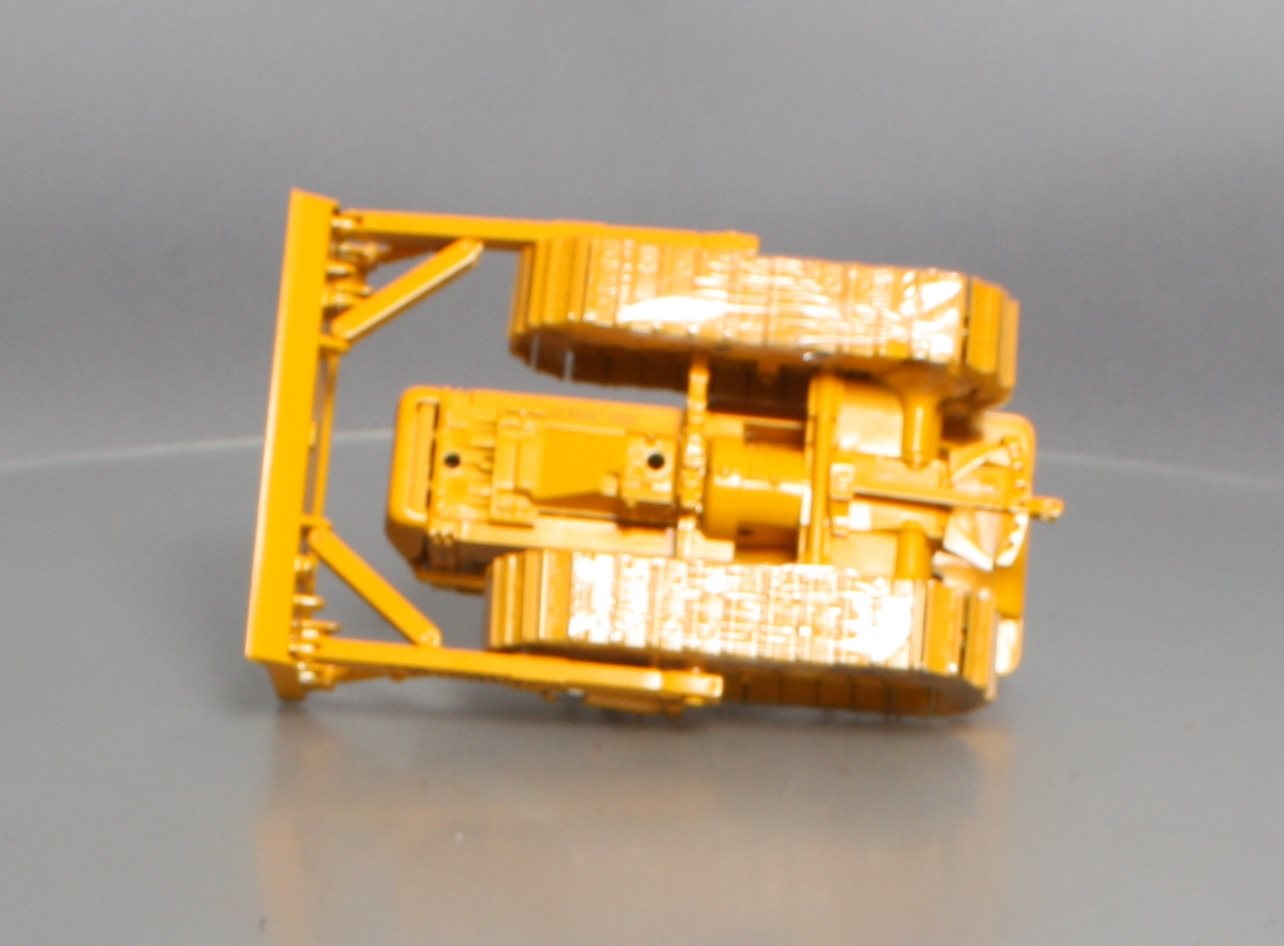 Spec Cast 782 1:16 Caterpillar D2 Track-Type Trailer W/ Tool Bar Blade LN/Box