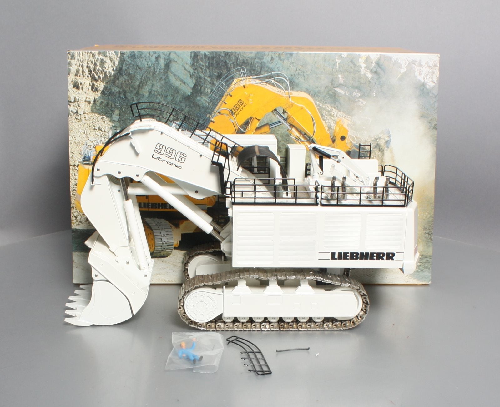 Conrad 2811 1:50 Scale Diecast Liebherr Hydraulic Excavator R996 Litronic