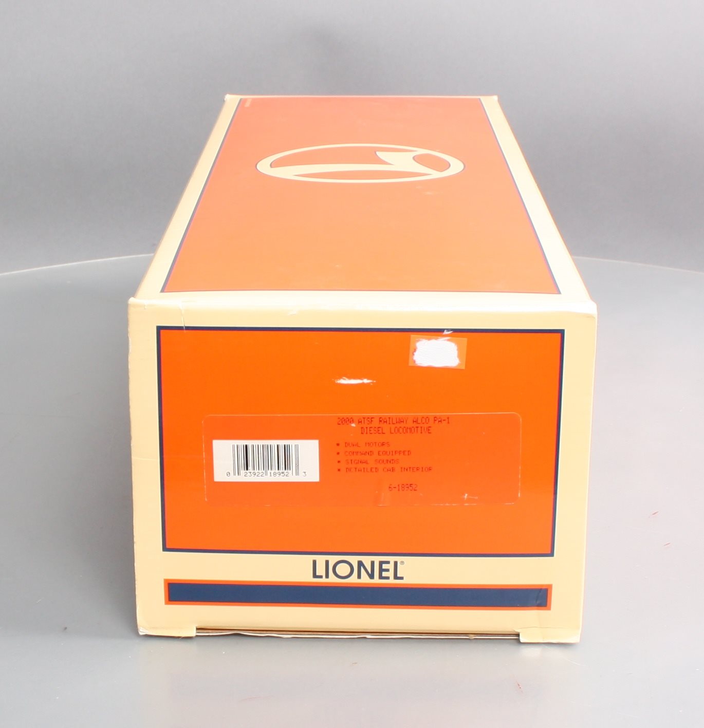 Lionel 6-18952 O Gauge ATSF Alco PA-1 Powered Diesel Locomotive #2000 NIB