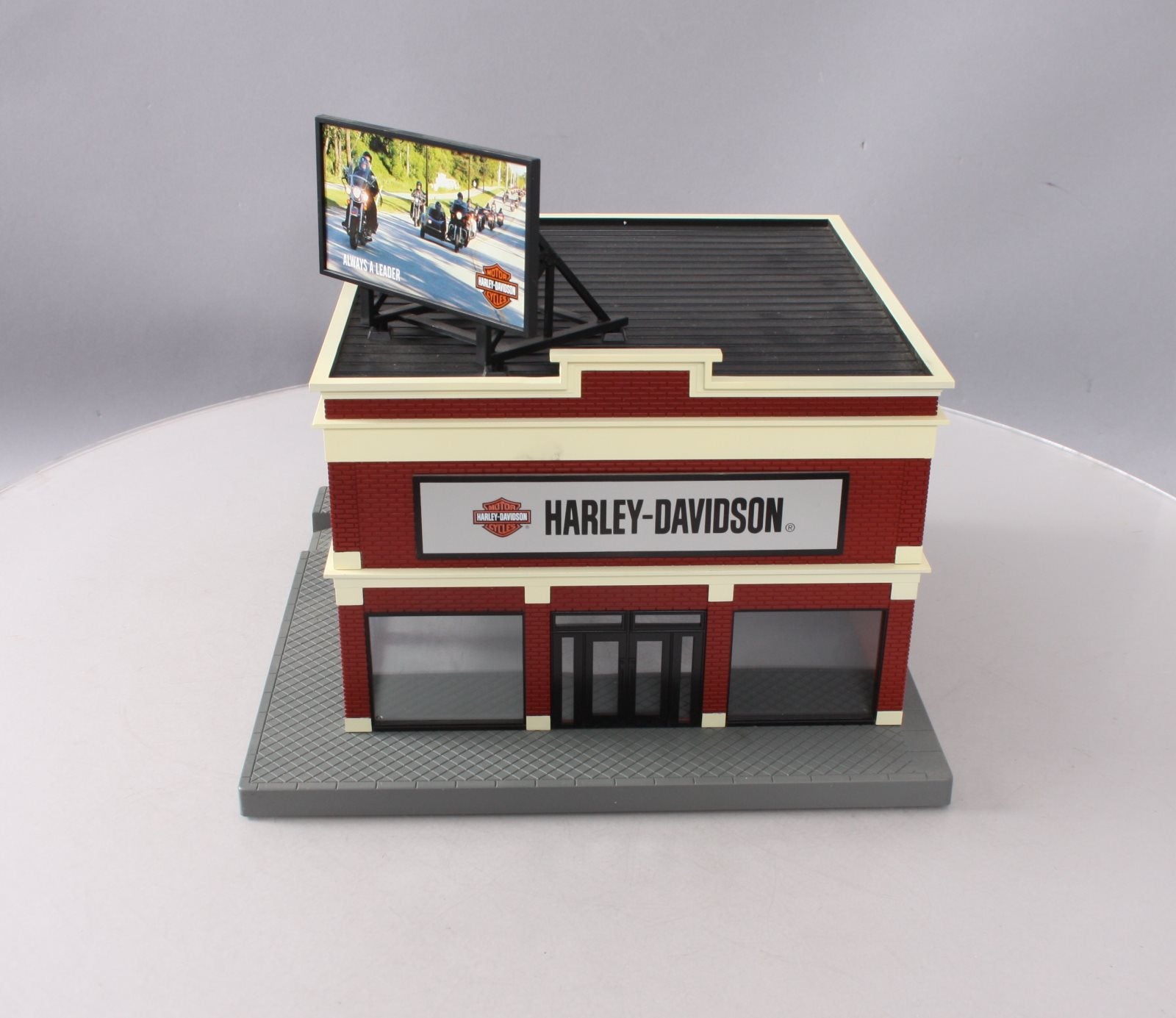 MTH 30-90111 O Gauge Harley Davidson Motorcycle Shop LN/Box