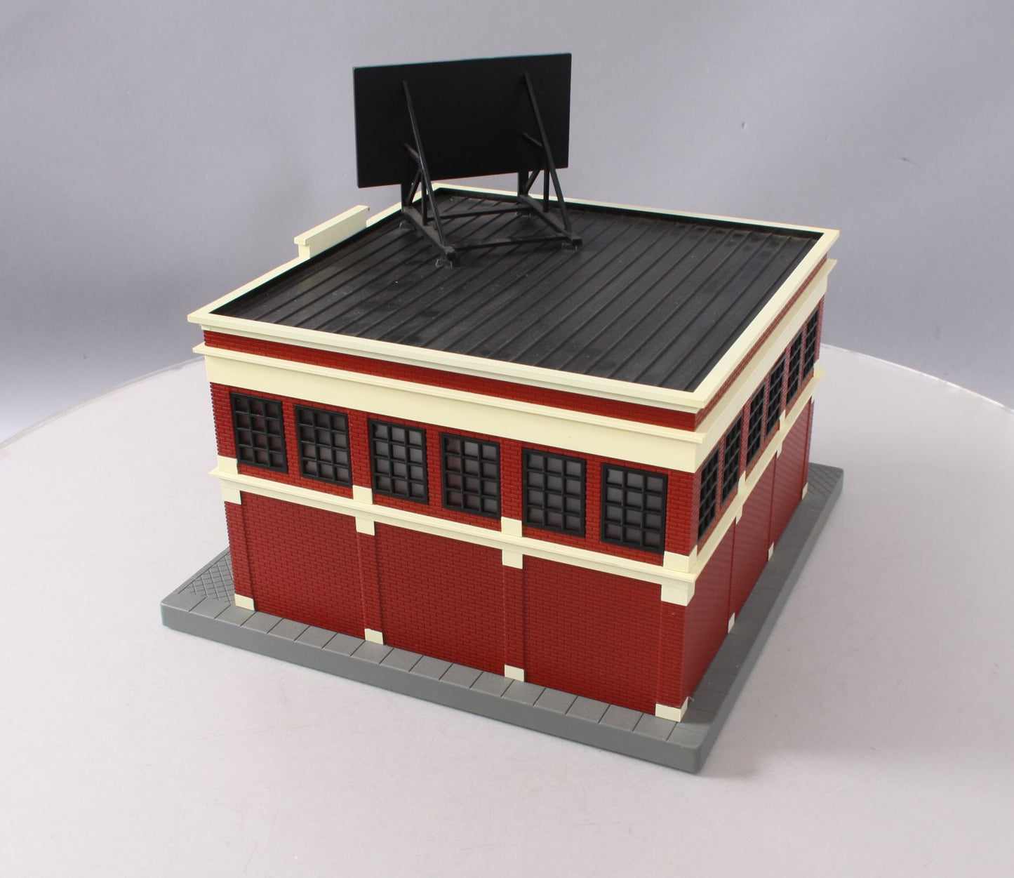 MTH 30-90111 O Gauge Harley Davidson Motorcycle Shop LN/Box