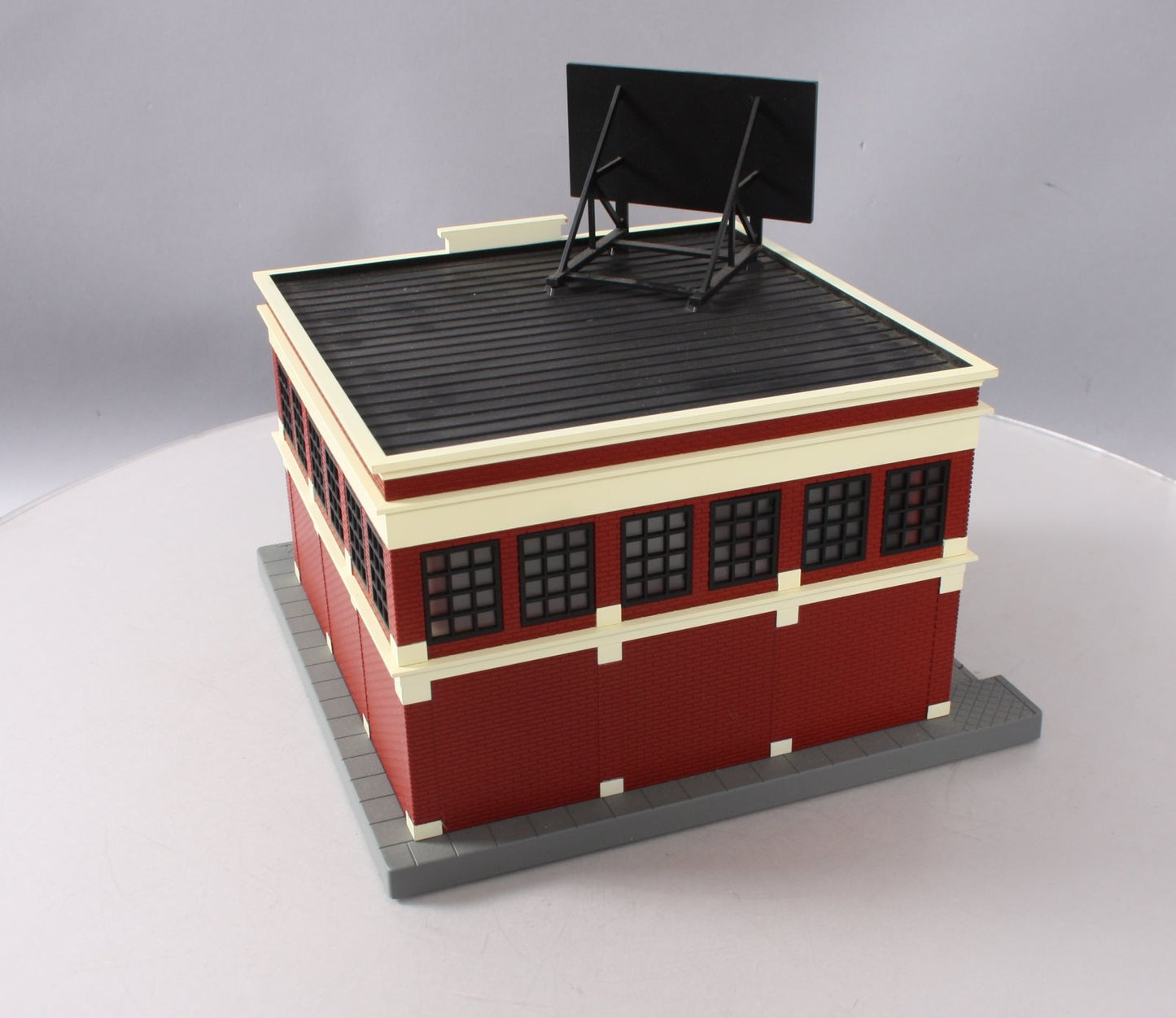MTH 30-90111 O Gauge Harley Davidson Motorcycle Shop LN/Box