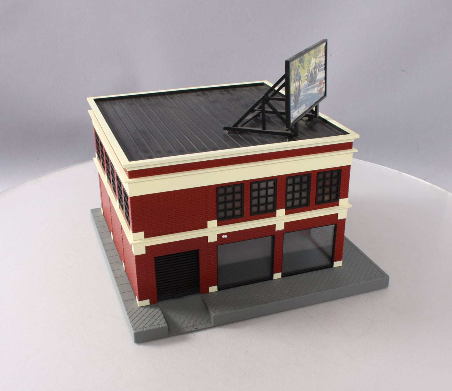 MTH 30-90111 O Gauge Harley Davidson Motorcycle Shop LN/Box