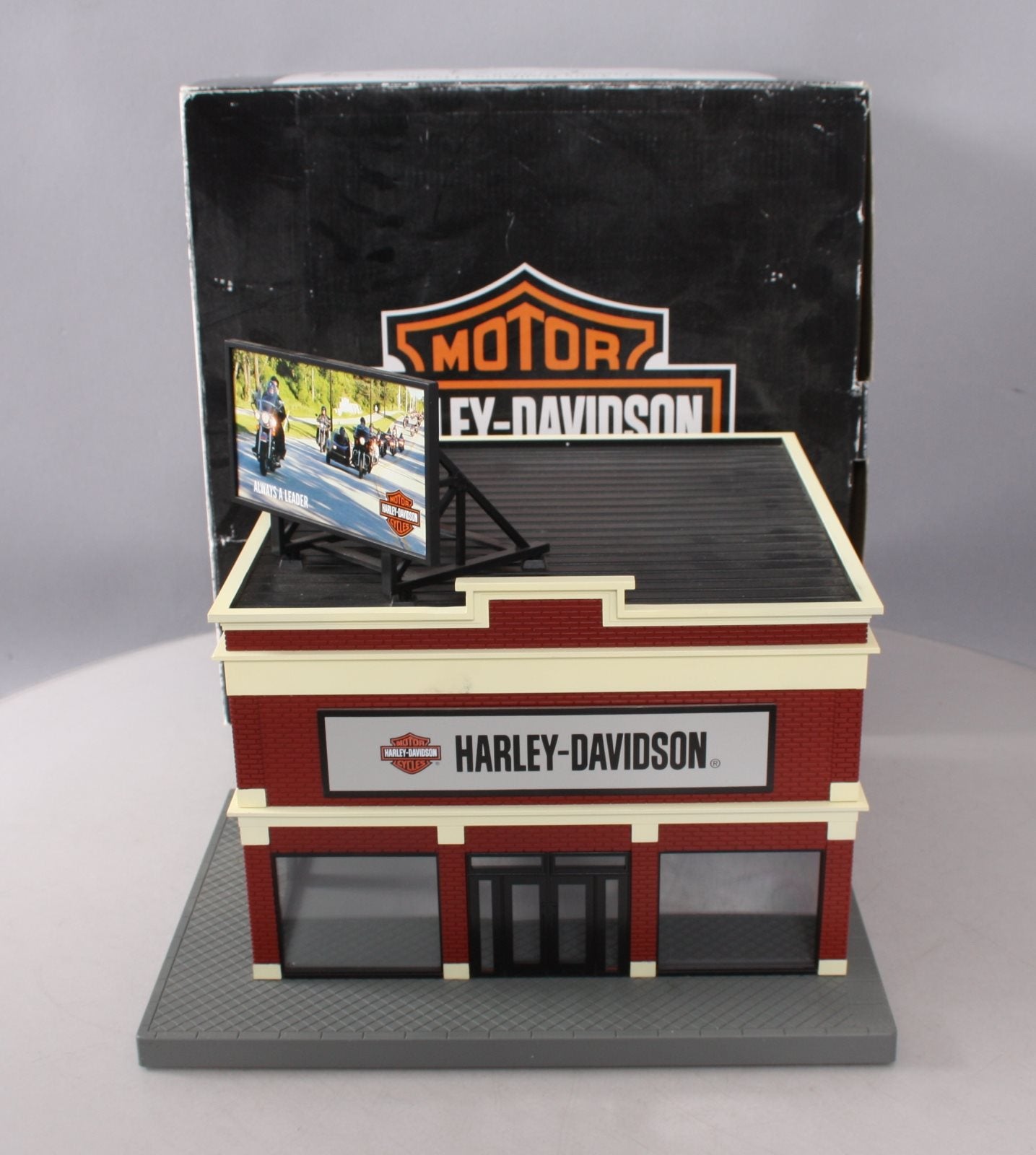 MTH 30-90111 O Gauge Harley Davidson Motorcycle Shop LN/Box