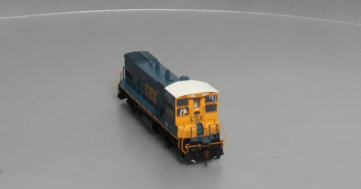 Athearn G66098 HO Scale CSX MP-15-AC Diesel Locomotive #1153