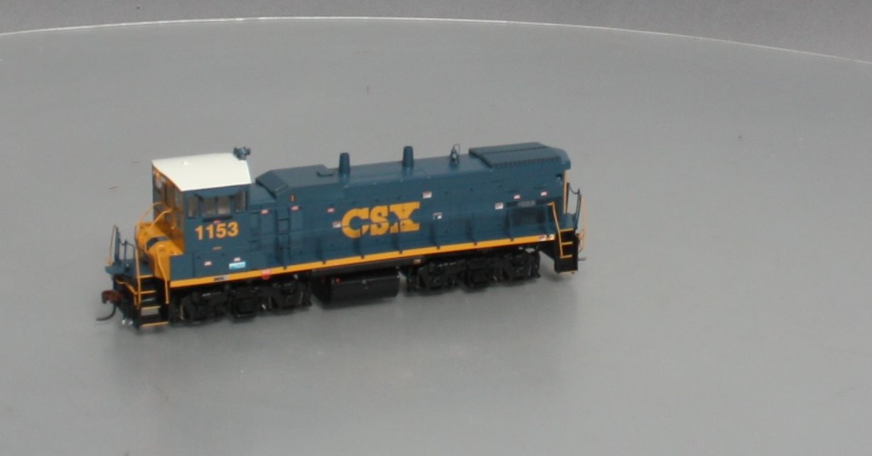 Athearn G66098 HO Scale CSX MP-15-AC Diesel Locomotive #1153