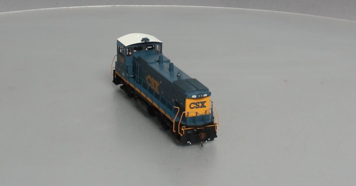 Athearn G66098 HO Scale CSX MP-15-AC Diesel Locomotive #1153