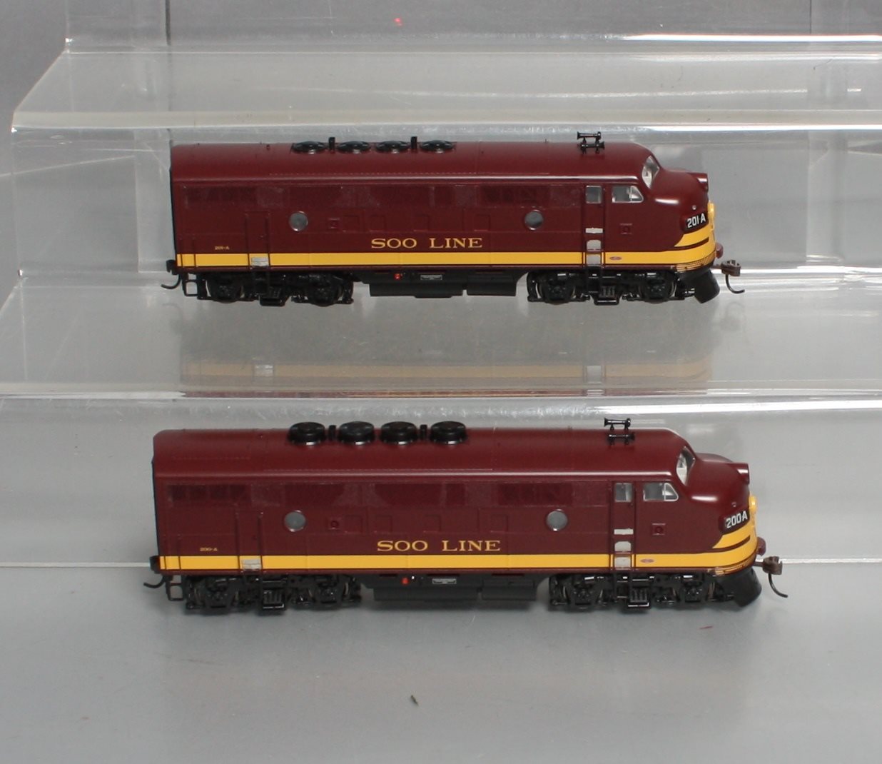Athearn G2624 HO Soo Line F-3A Phase 2/F-3A Phase 3 Diesel Locomotive Set LN/Box