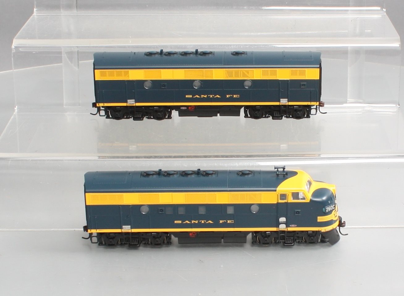 Athearn G22024 HO Scale Santa Fe F-7A/F7-B Diesel Locomotive Set Freight LN/Box