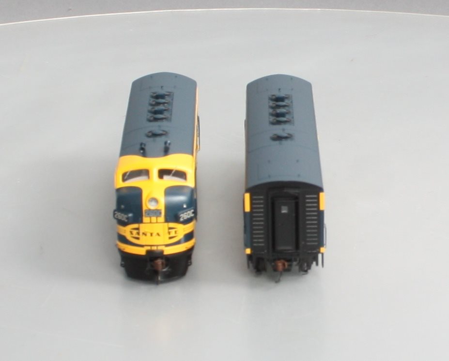 Athearn G22024 HO Scale Santa Fe F-7A/F7-B Diesel Locomotive Set Freight LN/Box