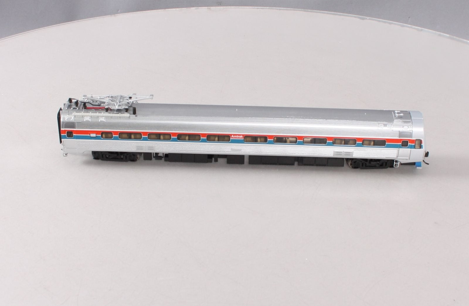 Walthers 920-13842 HO Amtrak Budd Metroliner Electric Multiple Unit Coach