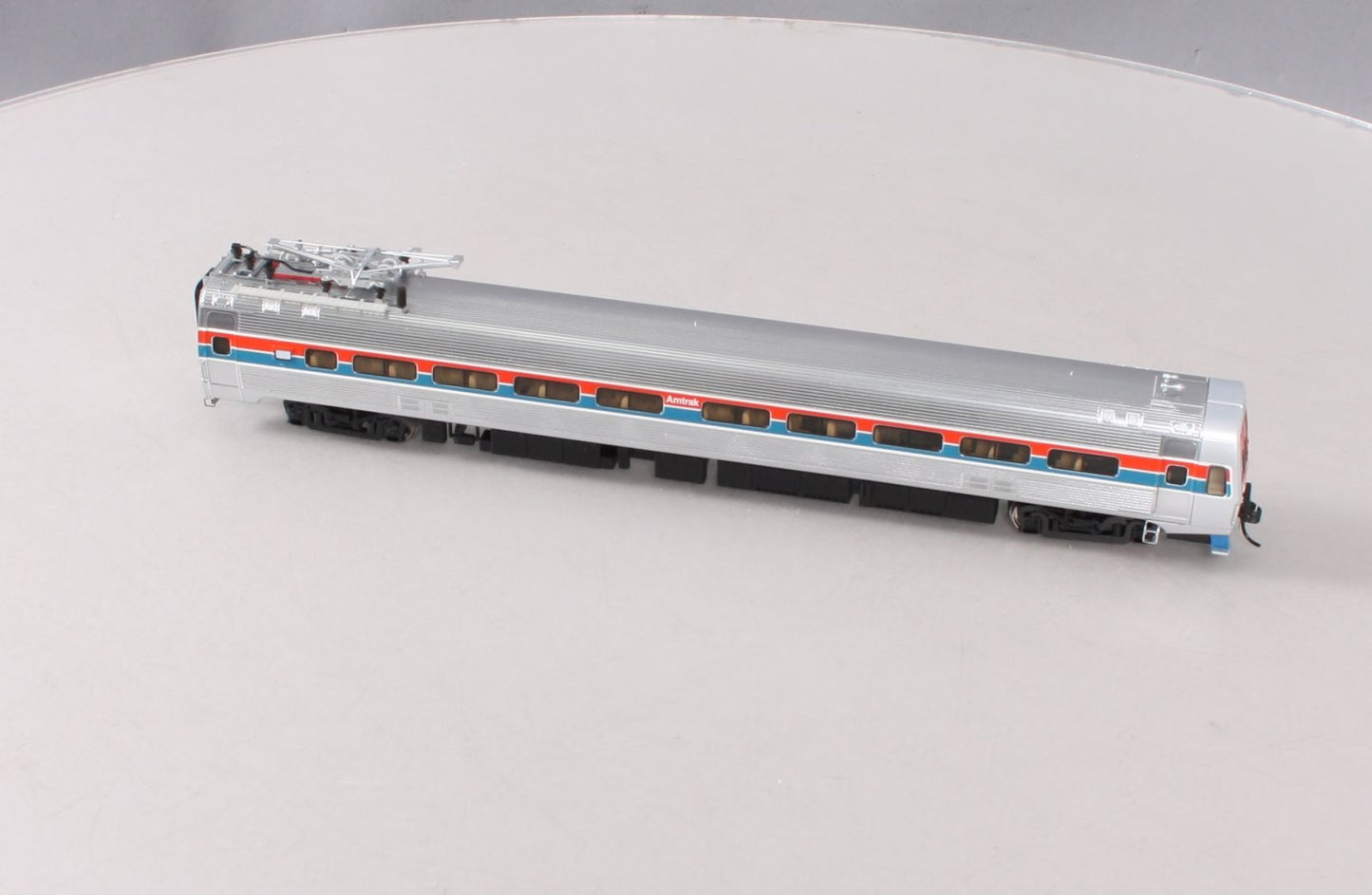 Walthers 920-13842 HO Amtrak Budd Metroliner Electric Multiple Unit Coach