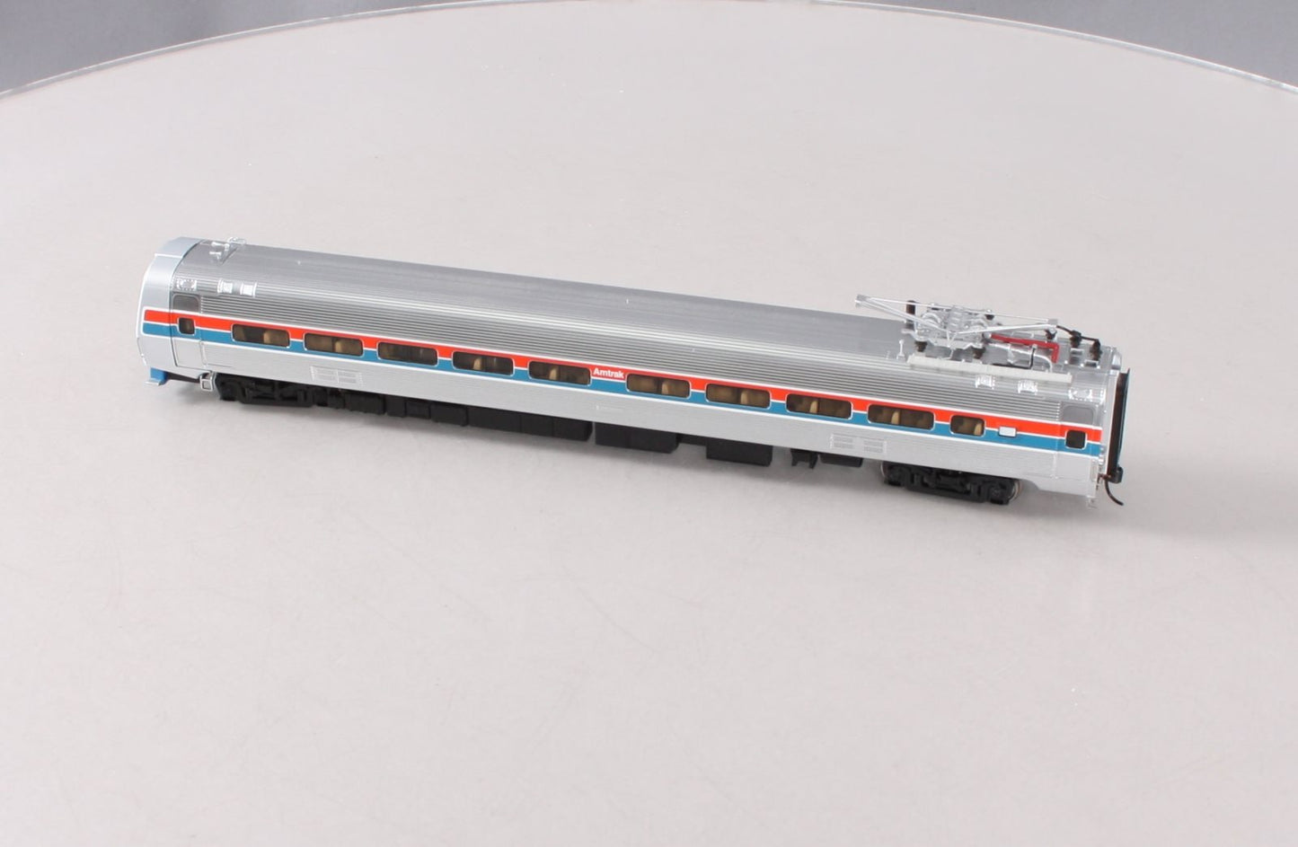 Walthers 920-13842 HO Amtrak Budd Metroliner Electric Multiple Unit Coach