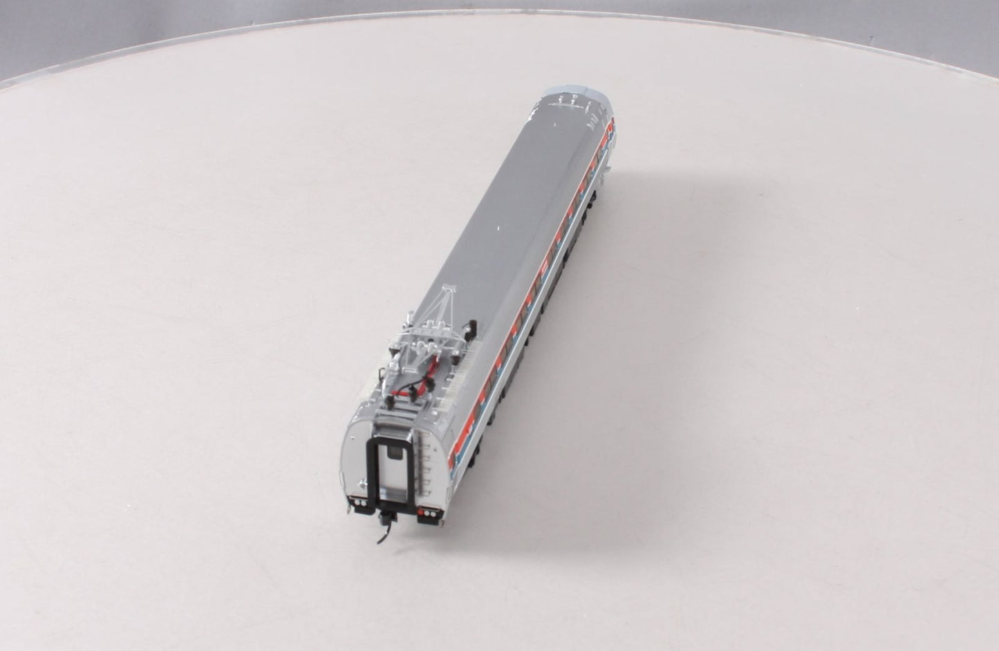 Walthers 920-13842 HO Amtrak Budd Metroliner Electric Multiple Unit Coach