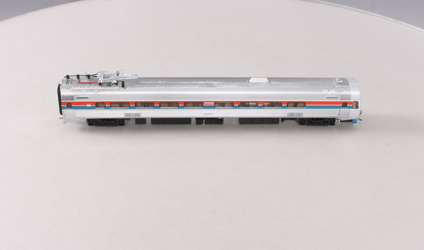 Walthers 920-13822 HO Amtrak Budd Metroliner Electric Multiple Unit Parlor Car