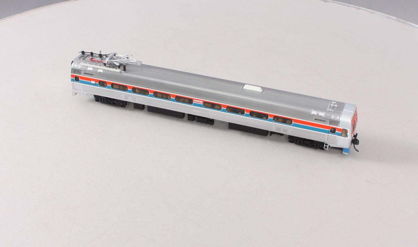 Walthers 920-13822 HO Amtrak Budd Metroliner Electric Multiple Unit Parlor Car