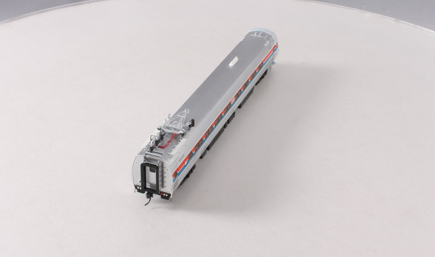 Walthers 920-13822 HO Amtrak Budd Metroliner Electric Multiple Unit Parlor Car