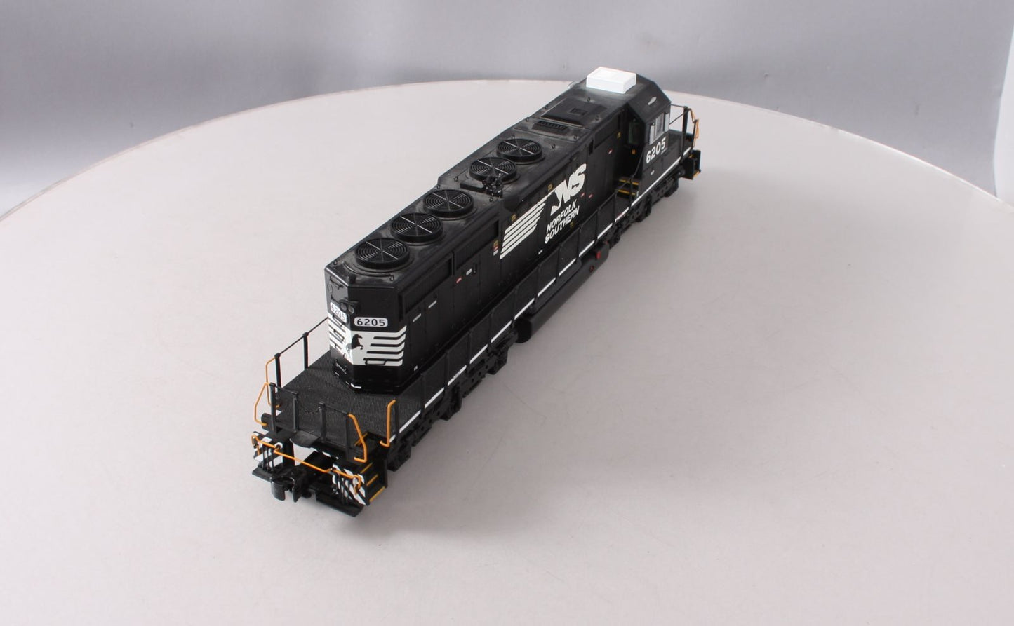 MTH 20-20149-3 Norfolk Southern SD40-2 Non-Powered Diesel Engine #6205