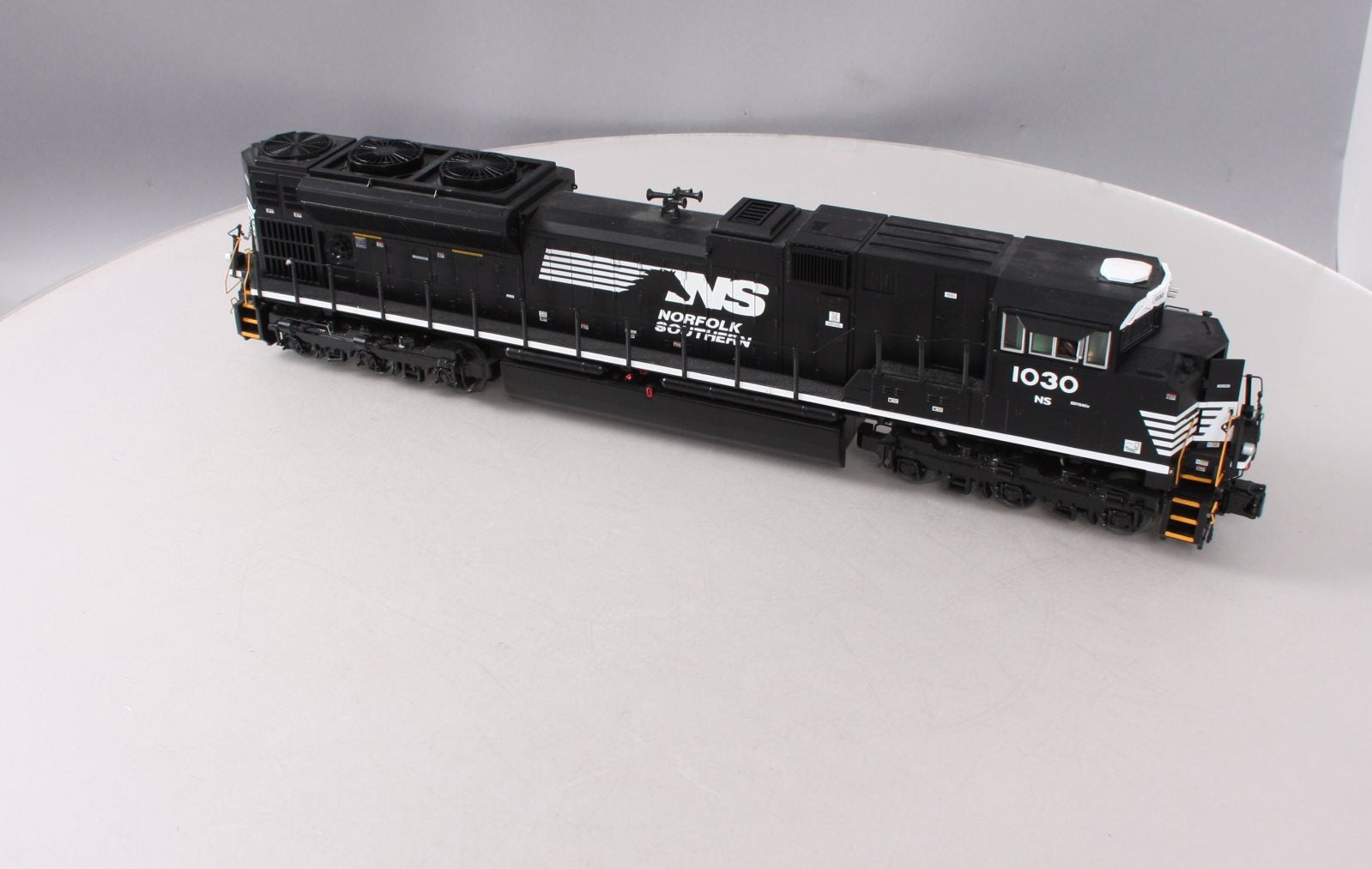 MTH 20-20515-1 Norfolk Southern SD70ACe Diesel Engine w/P-S 3 #1030 (Hi-Rail)
