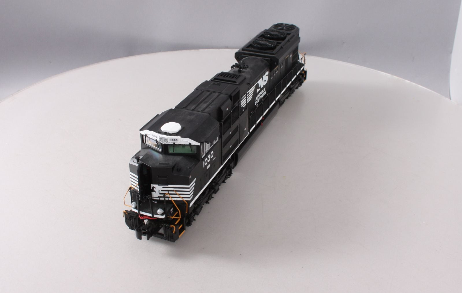 MTH 20-20515-1 Norfolk Southern SD70ACe Diesel Engine w/P-S 3 #1030 (Hi-Rail)