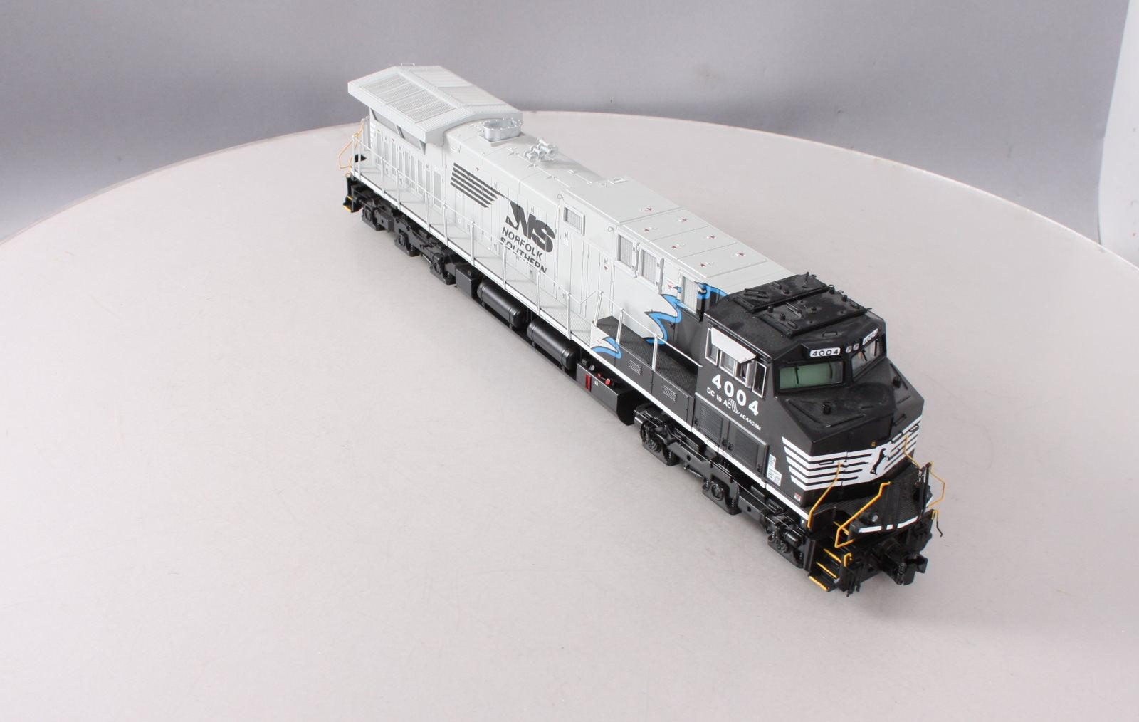 MTH 20-20802-1 Norfolk Southern AC4400CW Diesel Engine with Proto Sound #4004