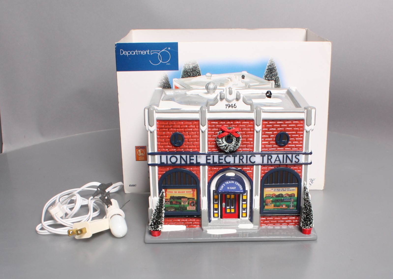 Dept 56 54947 The Original Snow Village Lionel Electric Train Shop NIB