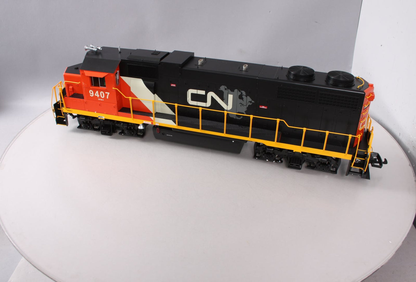 USA Trains R22224 G Canadian National GP-38-2 Diesel Locomotive #9407