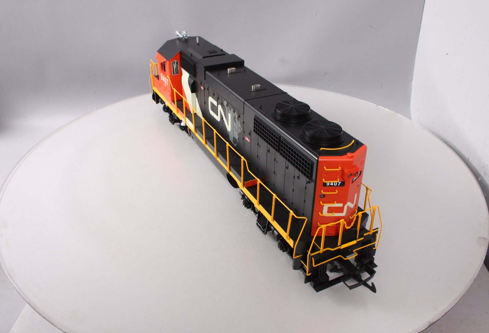 USA Trains R22224 G Canadian National GP-38-2 Diesel Locomotive #9407