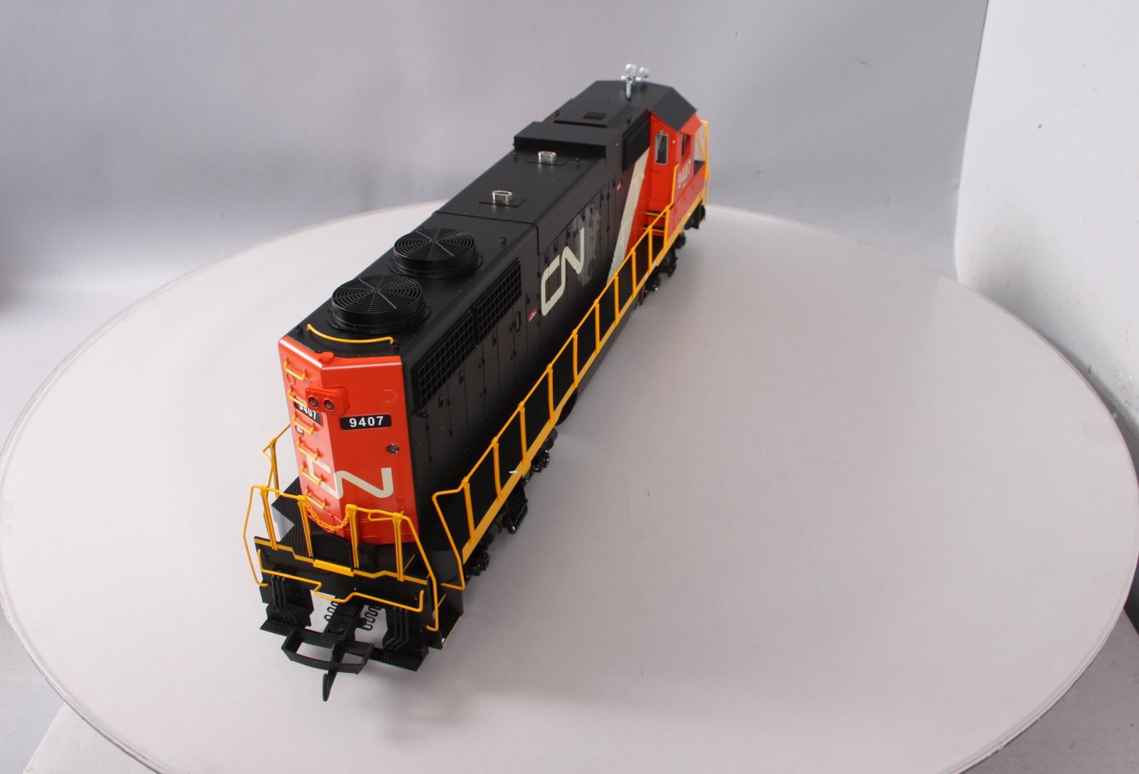 USA Trains R22224 G Canadian National GP-38-2 Diesel Locomotive #9407
