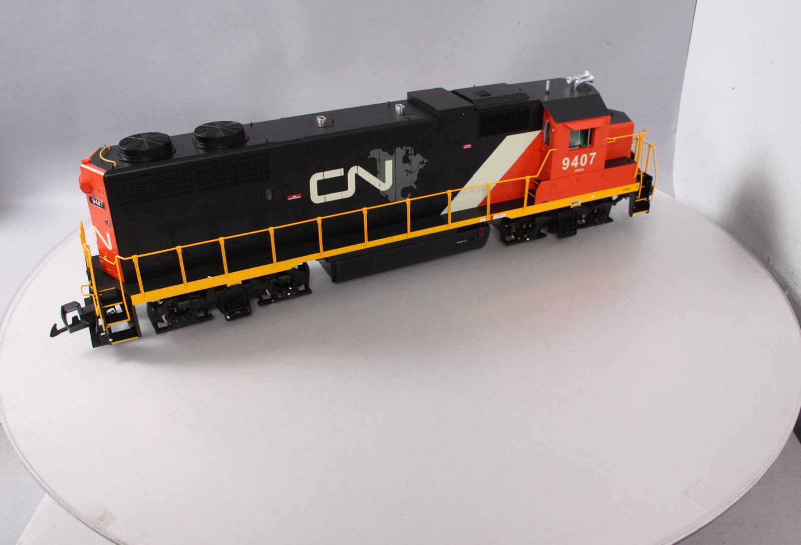 USA Trains R22224 G Canadian National GP-38-2 Diesel Locomotive #9407