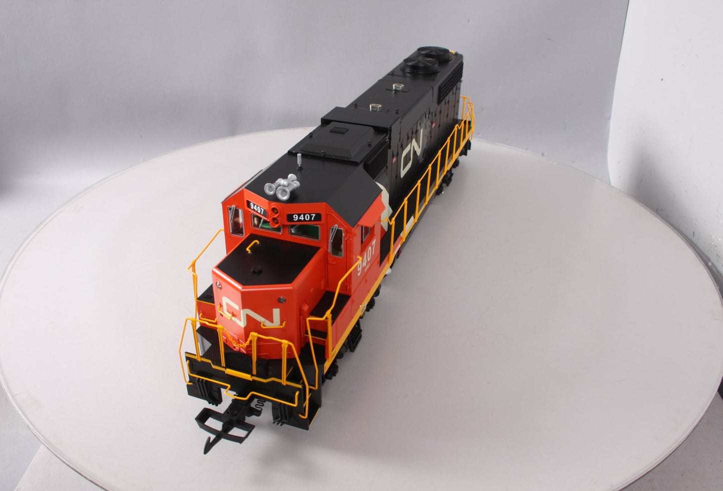 USA Trains R22224 G Canadian National GP-38-2 Diesel Locomotive #9407