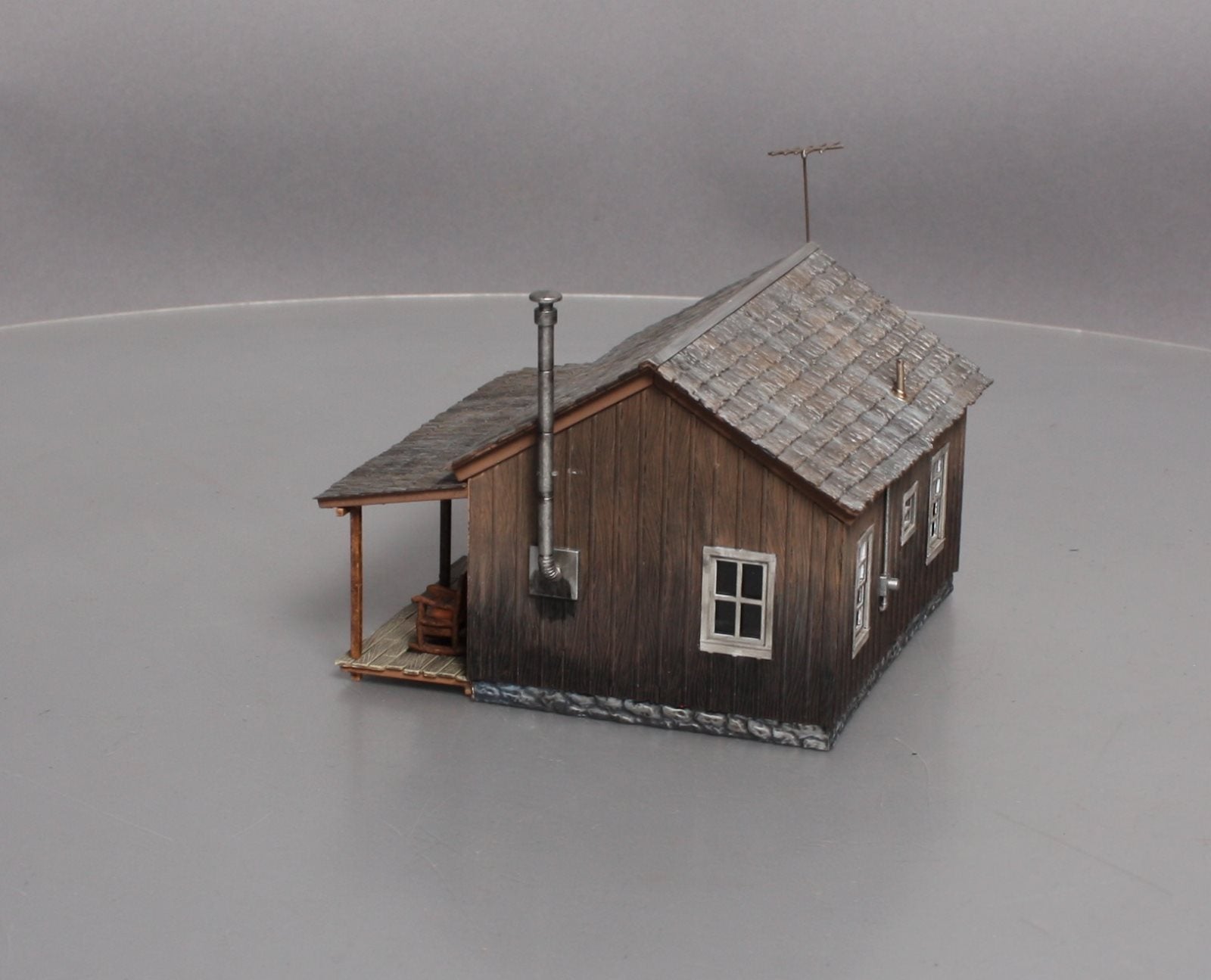 Woodland Scenics BR5869 O Built-&-Ready Rustic Cabin LN/Box