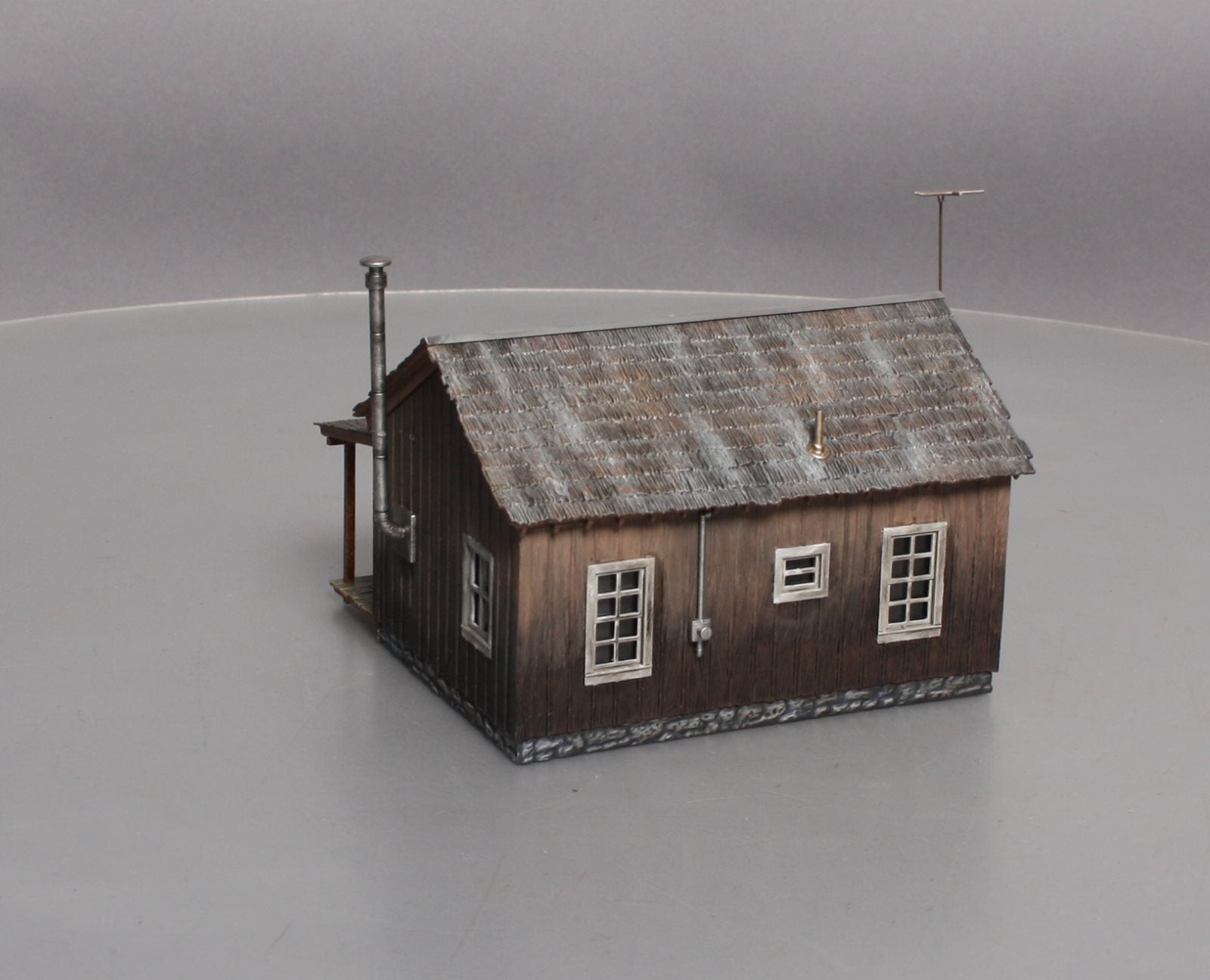 Woodland Scenics BR5869 O Built-&-Ready Rustic Cabin LN/Box