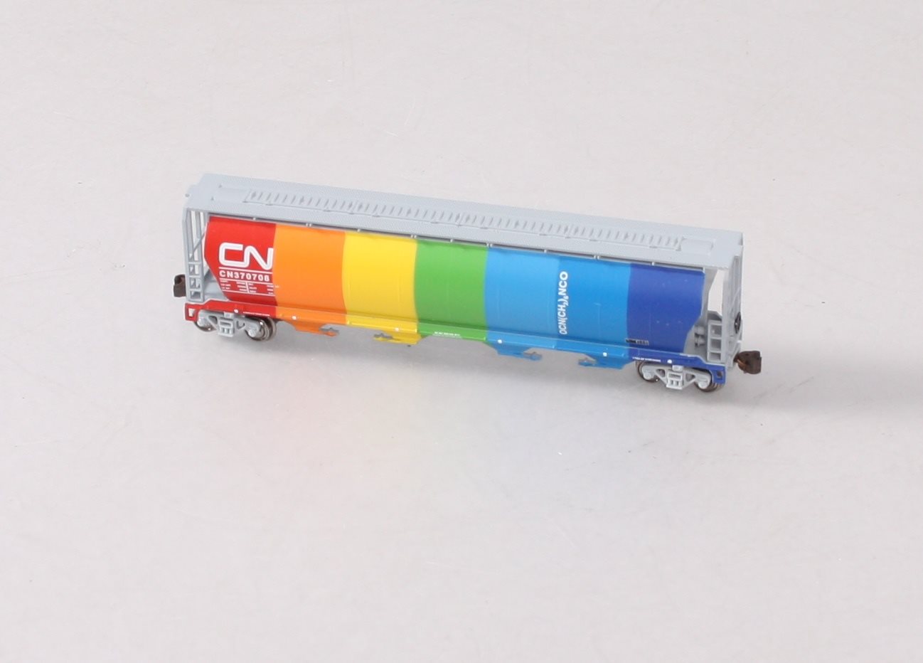 Bachmann 19133 HO Canadian National Demonstrator 4-Bay Cylindrical Grain Hopper