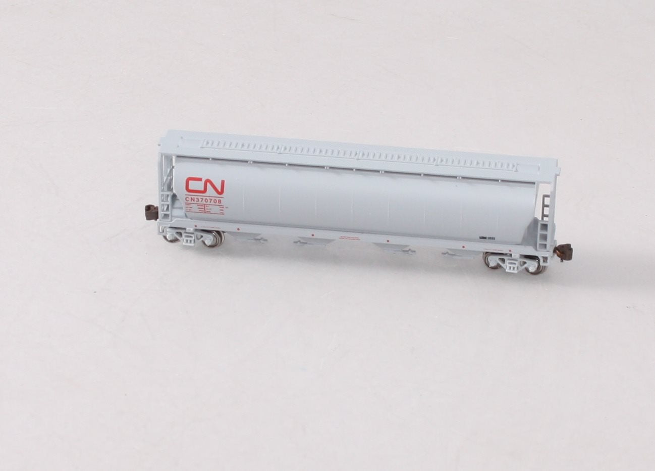 Bachmann 19133 HO Canadian National Demonstrator 4-Bay Cylindrical Grain Hopper