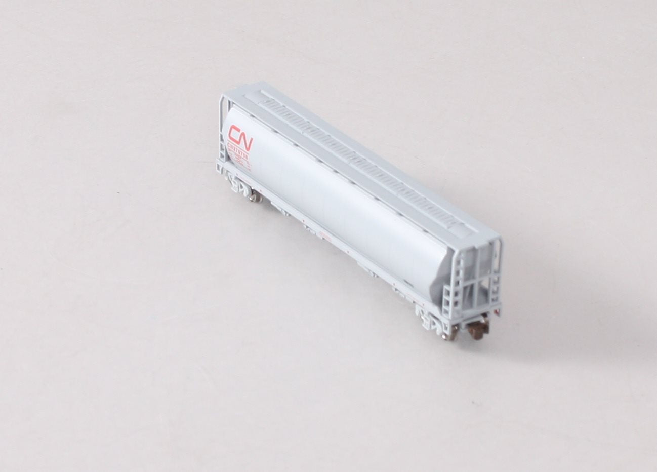 Bachmann 19133 HO Canadian National Demonstrator 4-Bay Cylindrical Grain Hopper