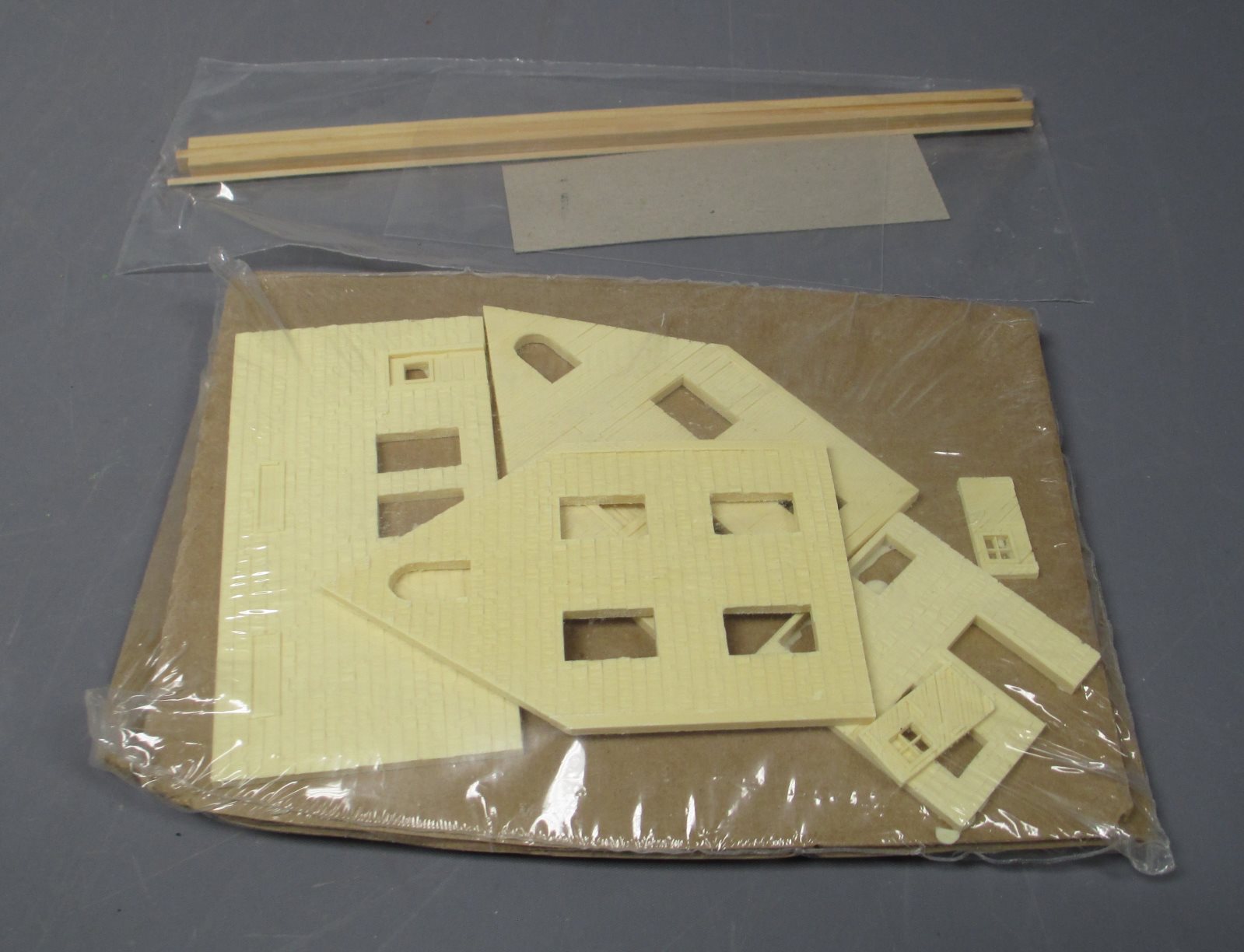 Model Tech Studios 5-0046 HO Scale Weatherbea's Trading Co. Kit