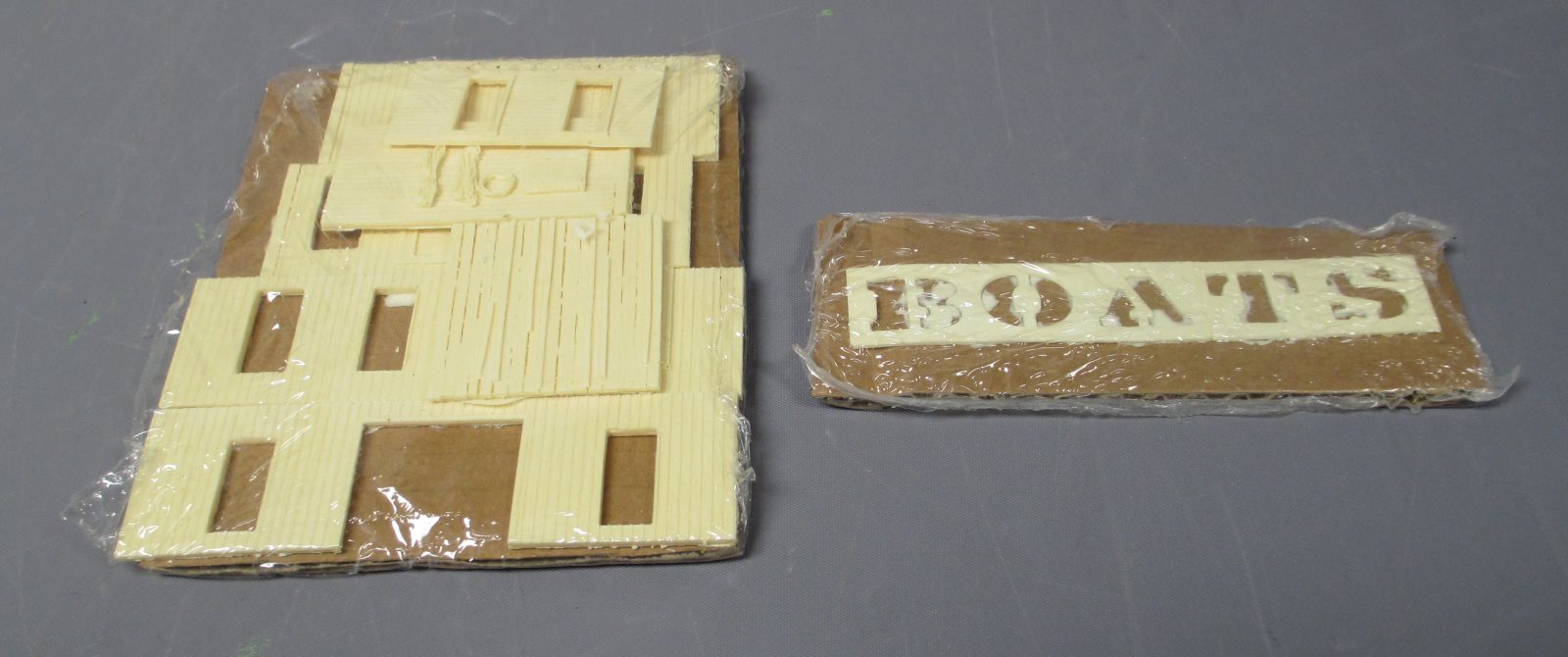 Model Tech Studios 5-0023 HO Scale Muddy River Boat Rental Kit