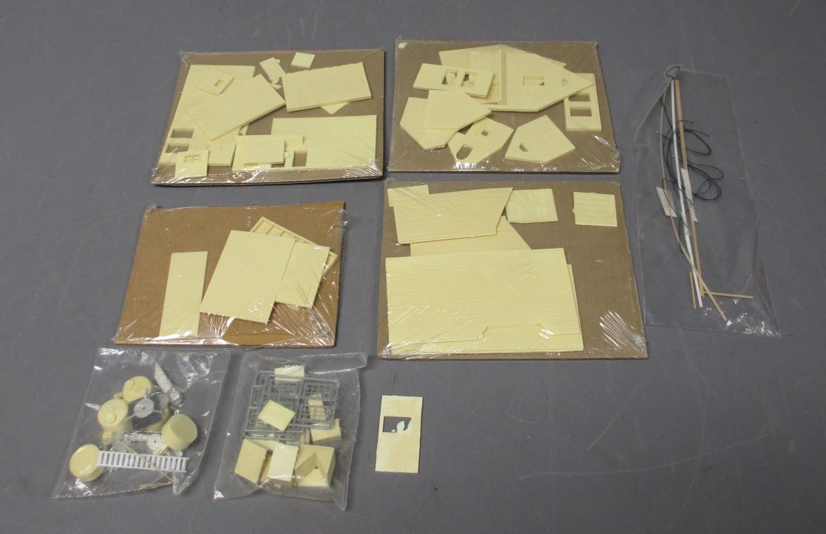 Model Tech Studios 5-0039 HO Scale Weatherbea's Wharf Harbor Lights Co. Kit