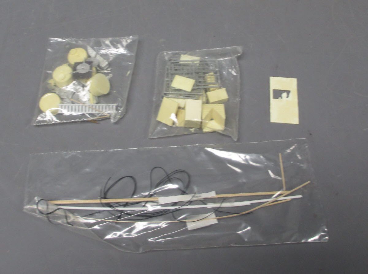 Model Tech Studios 5-0039 HO Scale Weatherbea's Wharf Harbor Lights Co. Kit