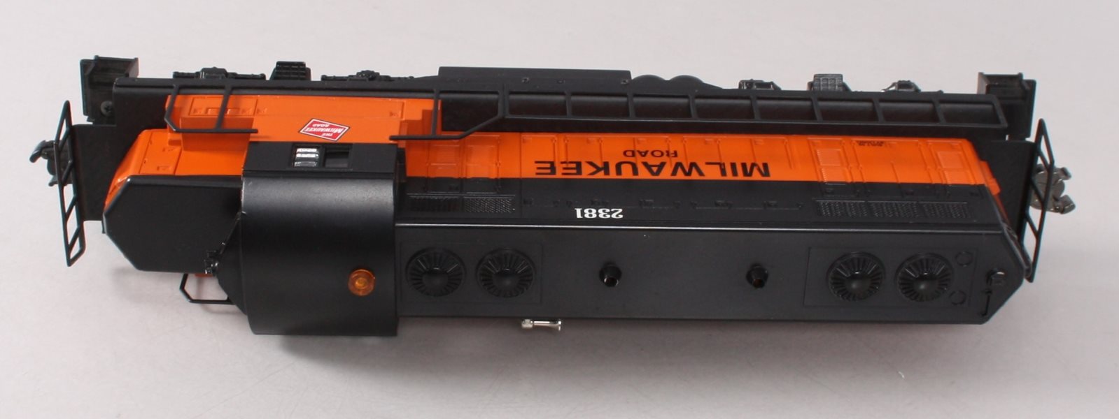 Lionel 6-18574 O Gauge Milwaukee Road GP-20 Diesel Locomotive #2381 EX/Box