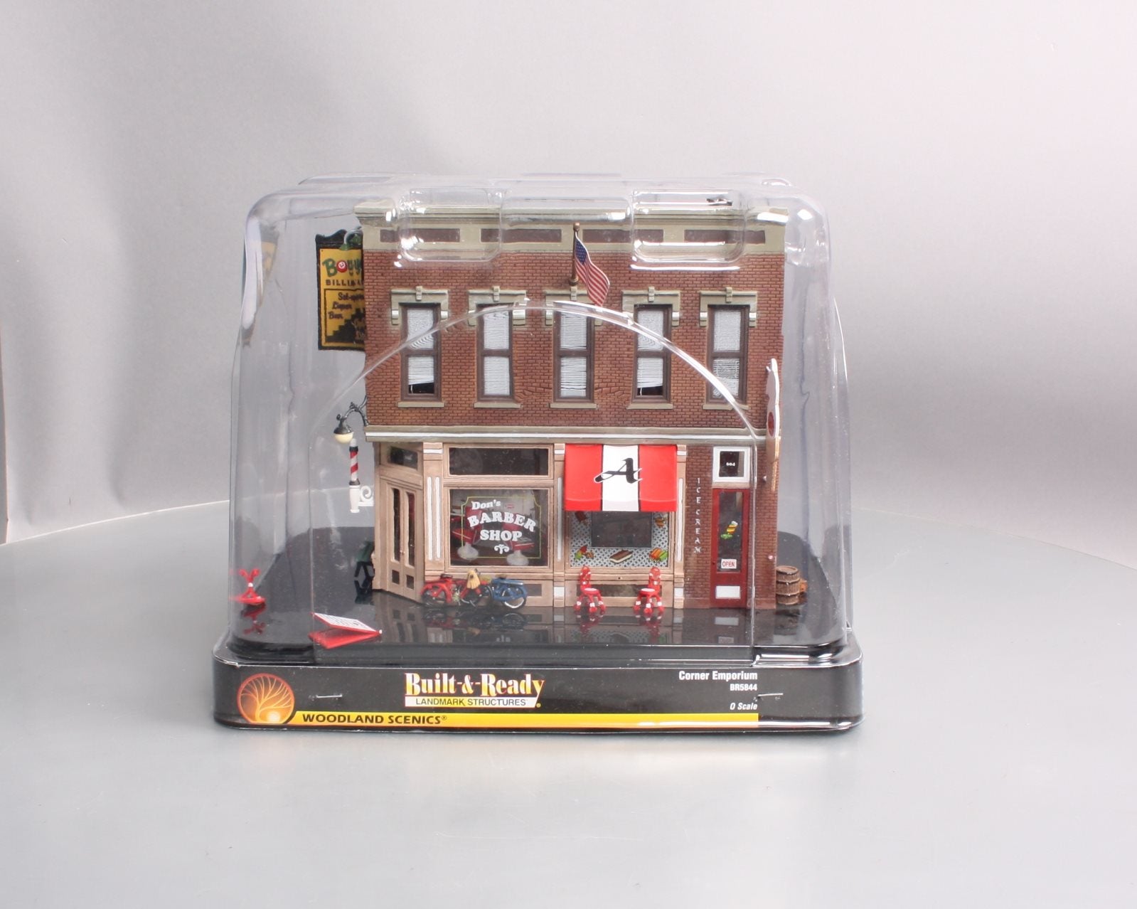 Woodland Scenics BR5844 O Built-&-Ready Corner Emporium Building EX/Box