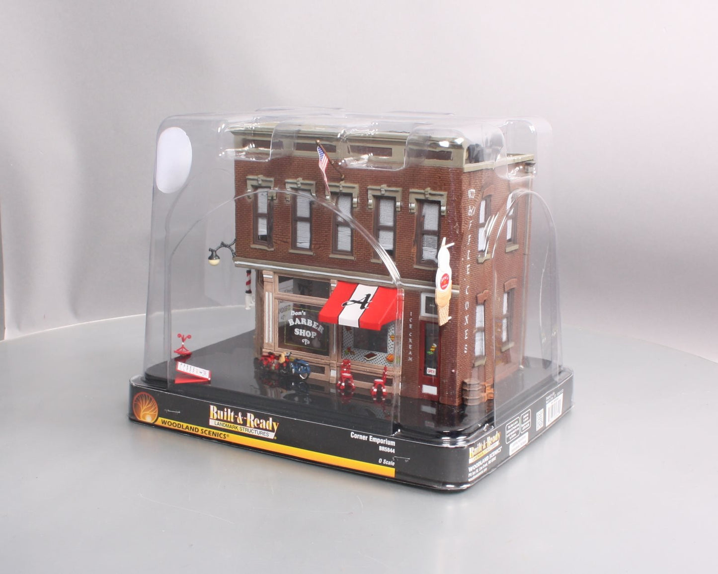 Woodland Scenics BR5844 O Built-&-Ready Corner Emporium Building EX/Box