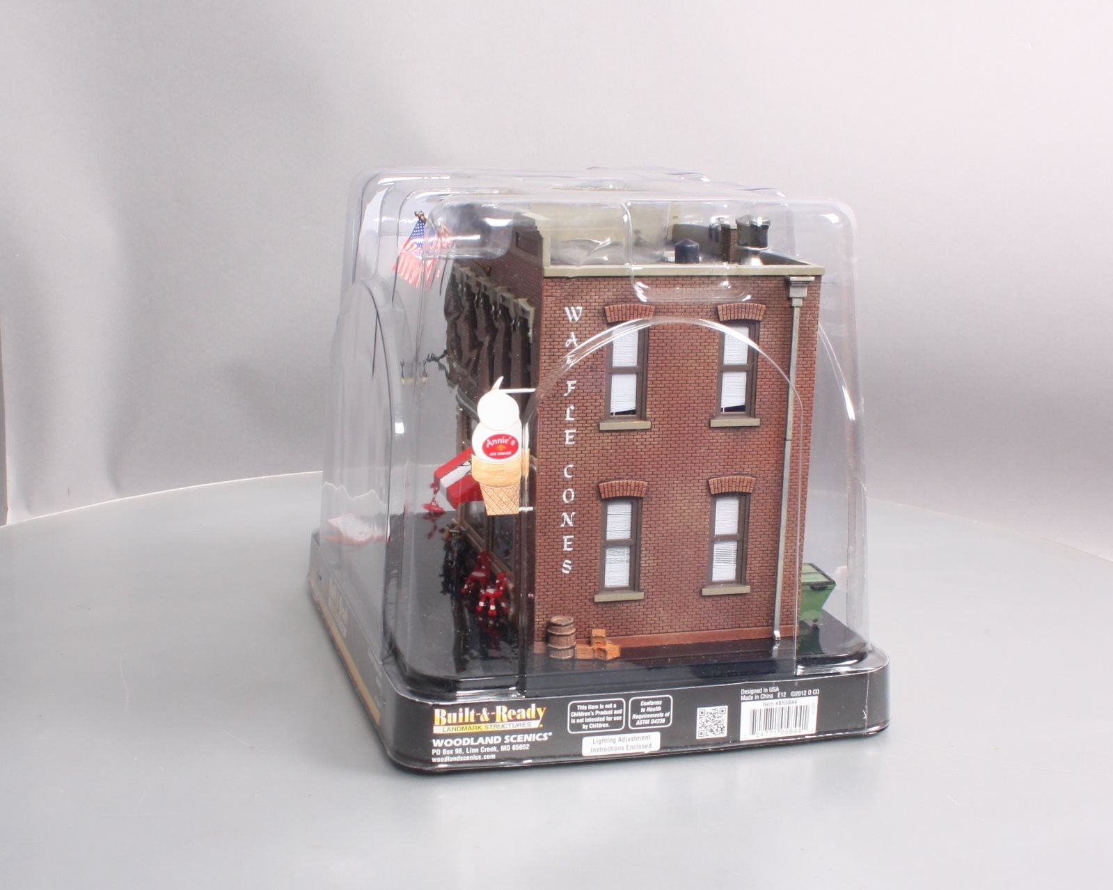Woodland Scenics BR5844 O Built-&-Ready Corner Emporium Building EX/Box
