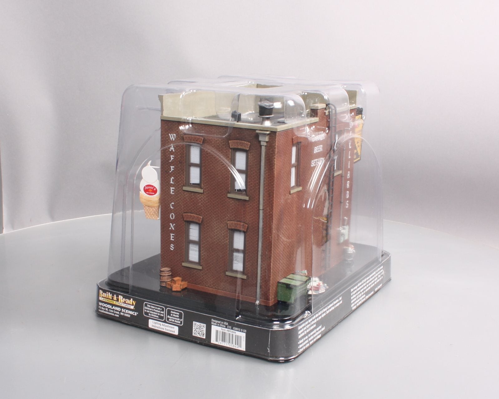 Woodland Scenics BR5844 O Built-&-Ready Corner Emporium Building EX/Box