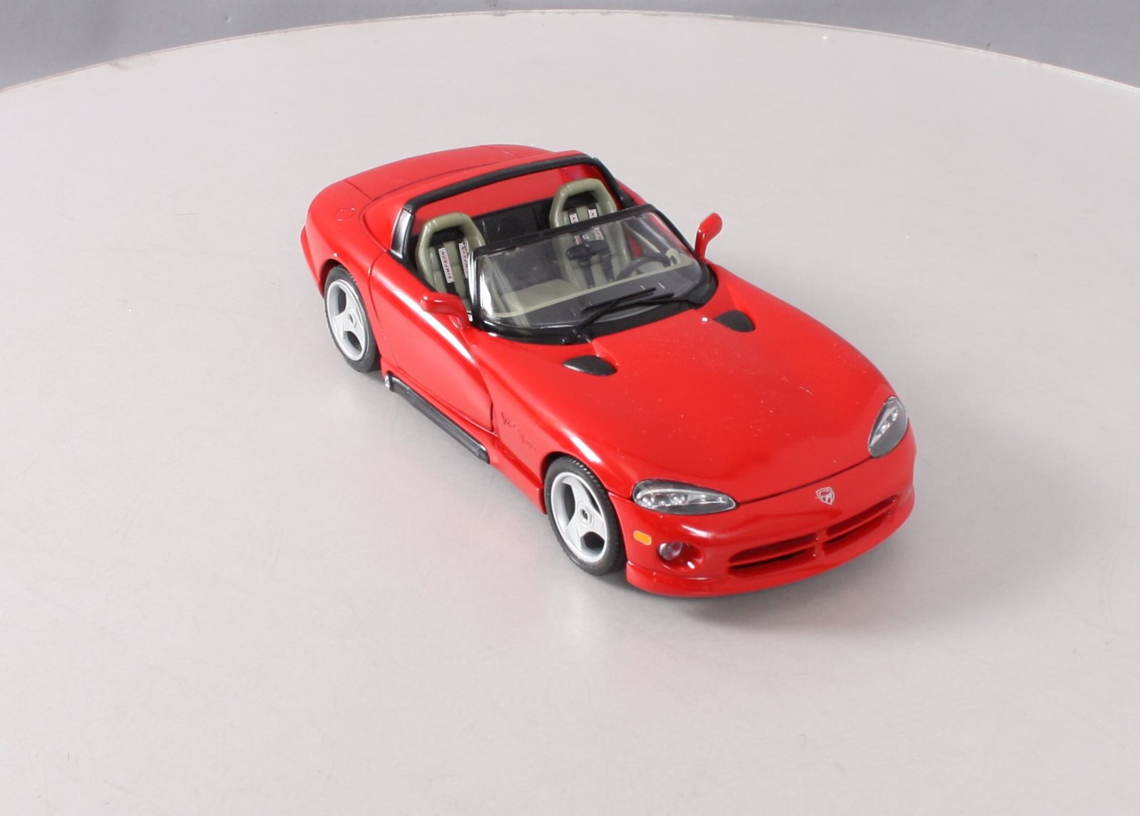 Burago 3025 1:18 Scale 1992 Dodge Viper RT/10
