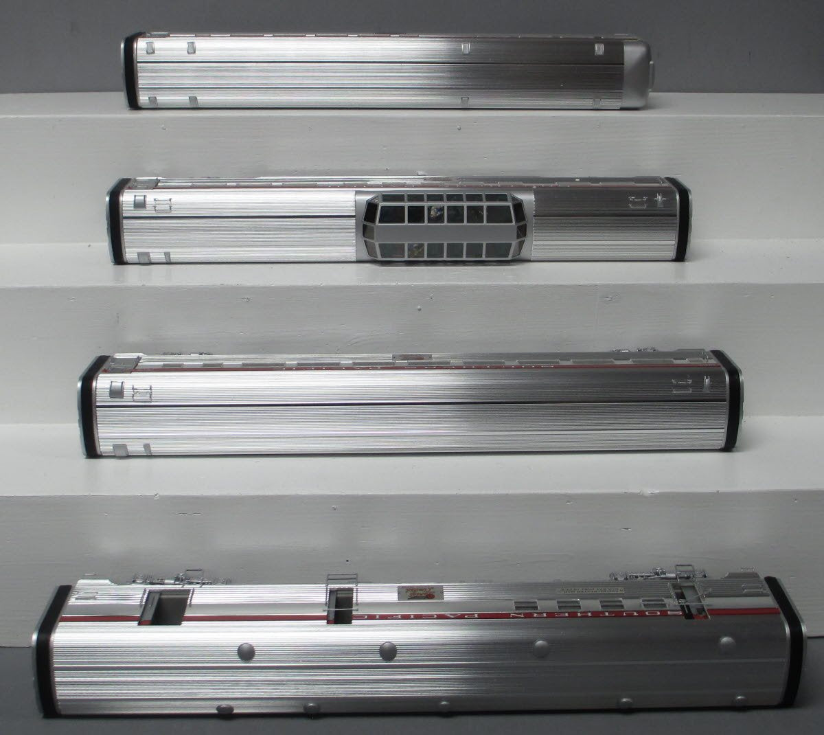 Lionel 6-20005 Southern Pacific 'Sunset Limited' 18” Aluminum Cars Set (4) LN/Box